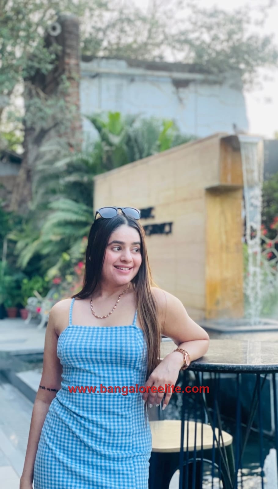 Nisha, bold housewife call girl in Indiranagar Bangalore