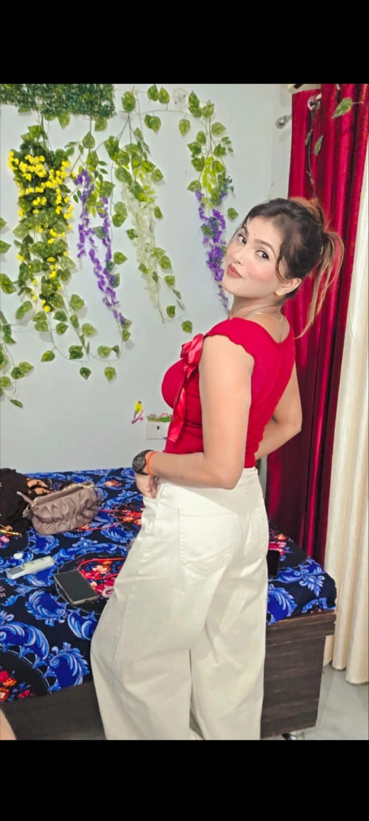 Sonali, polished housewife call girl in Whitefield Bangalore