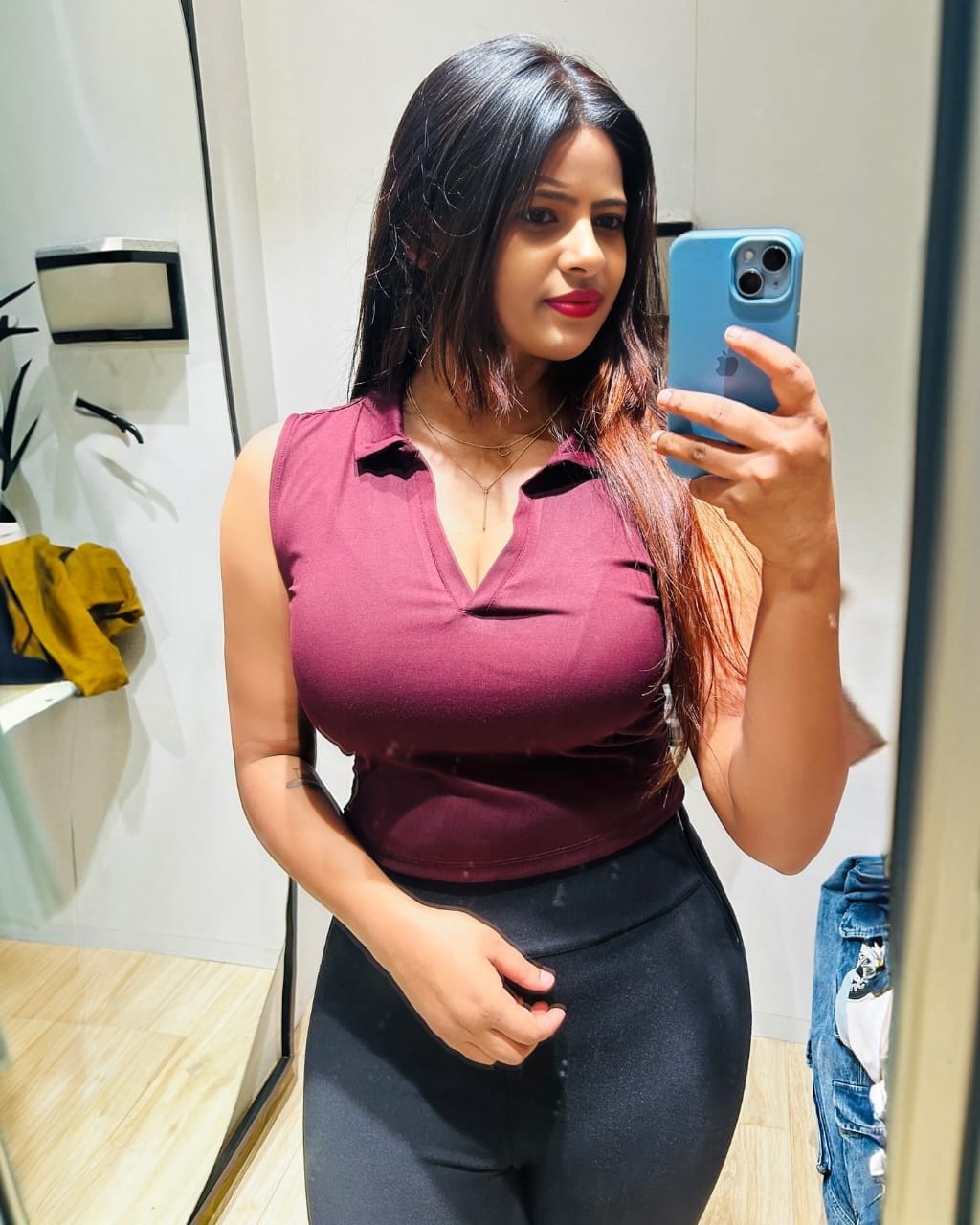 Shreya, witty housewife call girl in HSR Layout Bangalore