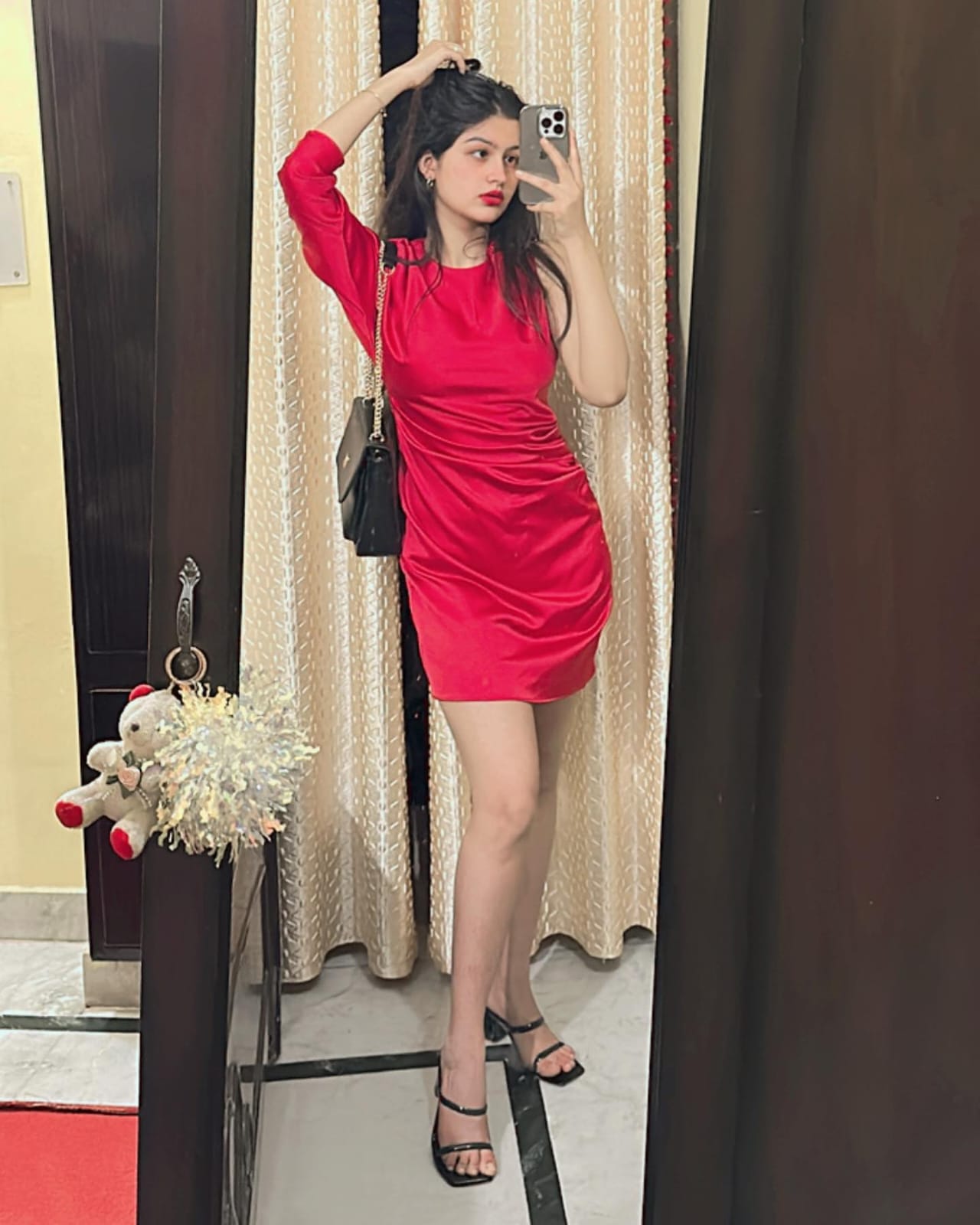 Bhavana, slim college call girl in Marathahalli Bangalore