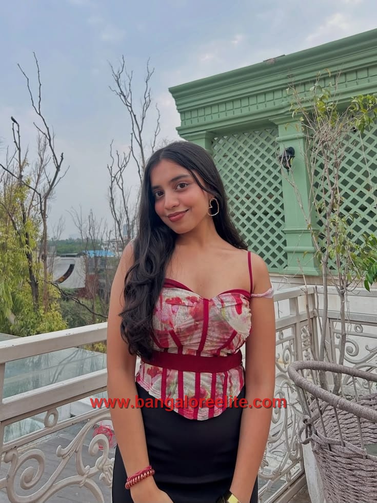 Sneha, independent call girl in Indiranagar Bangalore, real photo