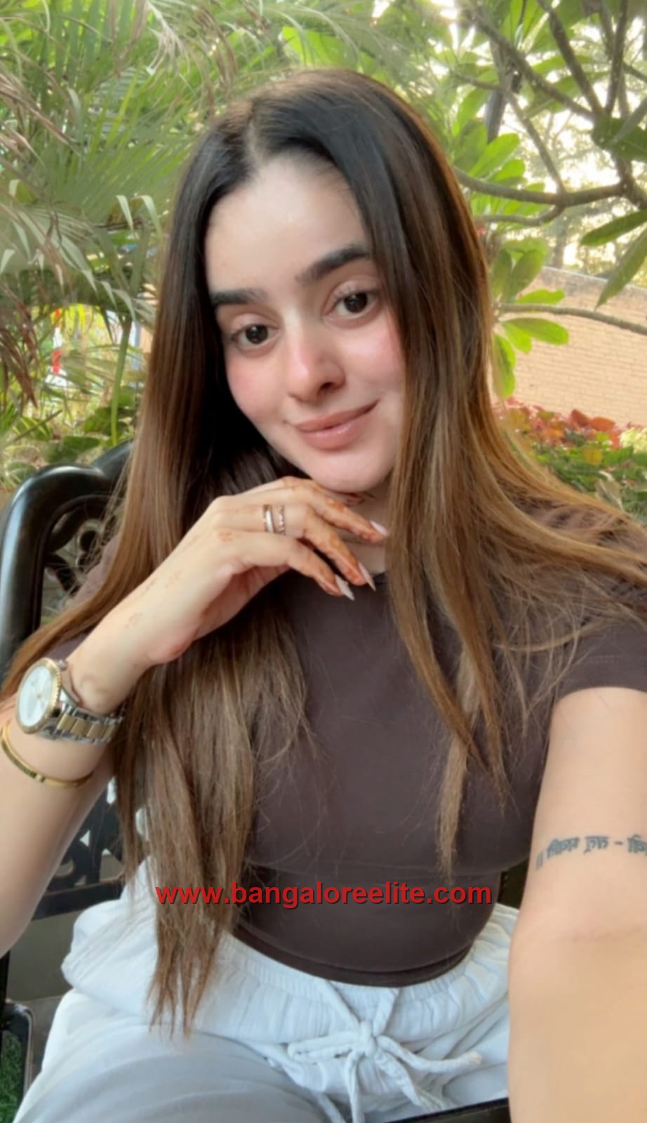 Riya, young college call girl in Electronic City Bangalore